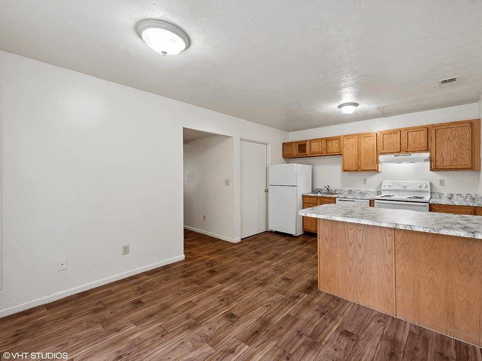 1 Bed, Refrigerator, Located in Fairfield