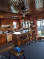 1 Bedroom Lakeside Cabin