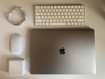 15" Macbook Pro + Magic Keyboard + Magic Mouse