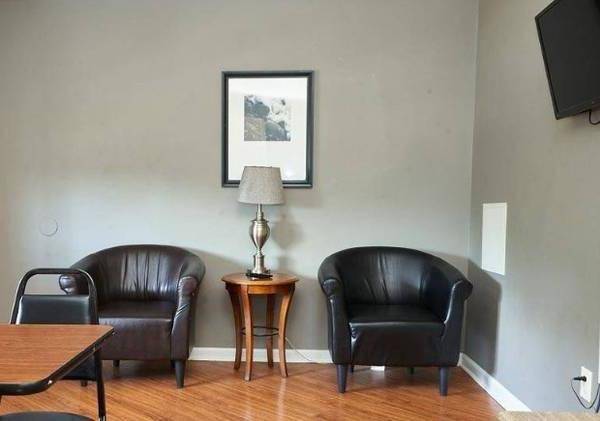 Studio, Guest Laundromat on Site, Located in Chattanooga