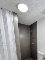 3/2 AVENTURA:  Best Value On This Unit  Location! Location! Location! Beautifull