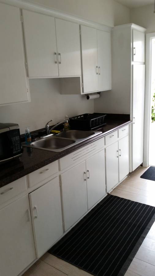 Downtown one bedroom near beach