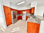 Spacious living and family rooms, formal dinning area, zebra blinds