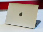 i7 16GB memory 512gb SSD Apple MacBook Pro 13 inch 2019 model