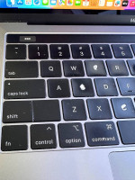 i7 16GB memory 512gb SSD Apple MacBook Pro 13 inch 2019 model