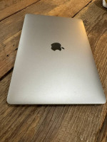 Apple 2020 MacBook Pro 13" M1 Chip 8GB RAM 512GB SSD [*BROKEN DISPLAY*