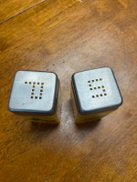 Grant Howard Rooster Salt & Pepper Shakers