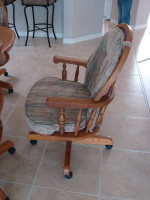 Oak Oval Pedestal Dining room Table with 2 leaves.