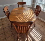 VINTAGE SOLID OAK DINING TABLE WITH (4) CHAIRS - 60" × 42" or 42" × 42"