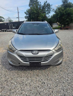 2015 Hyundai Tucson GLS for sale, silver color, excellent condition, 110,000 miles, clean title available.