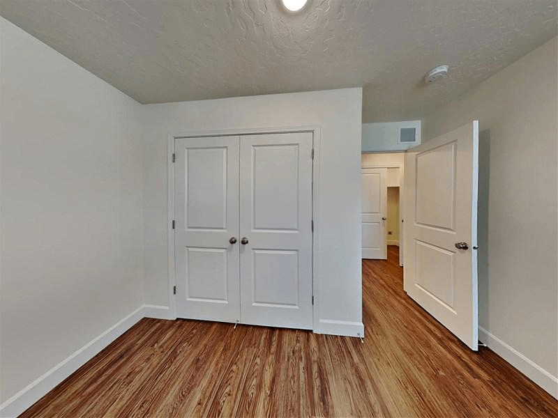 Welcome to Park City! A 4BD 3.5BA single family residence is available for you.