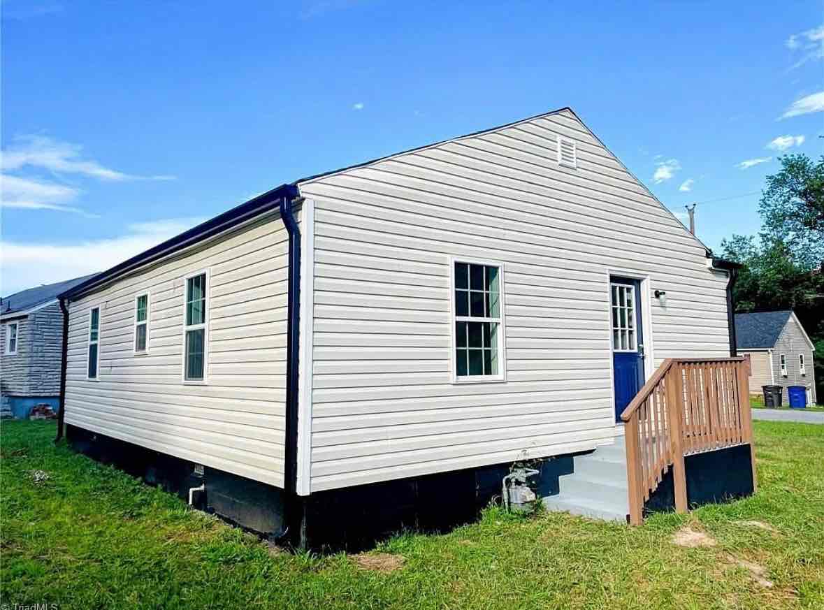 2bed 1bath Available for immediate move in