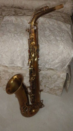 ALTO SAXOPHONE RARE VINTAGE  THE BUESCHER LOW PITCH  TRUE TONE
