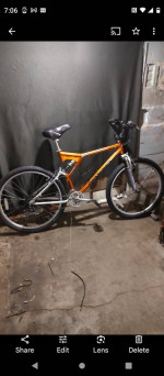 Recently Serviced Diamondback V Link 3.0 Medium frame