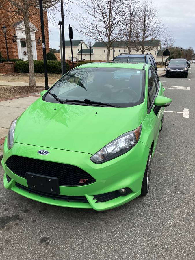2015 Ford Fiesta S FWD 114,000 mi