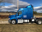 2013 Freightliner Cascadia truck with 1,000,133 miles, featuring new A/C system and well-maintained appearance.