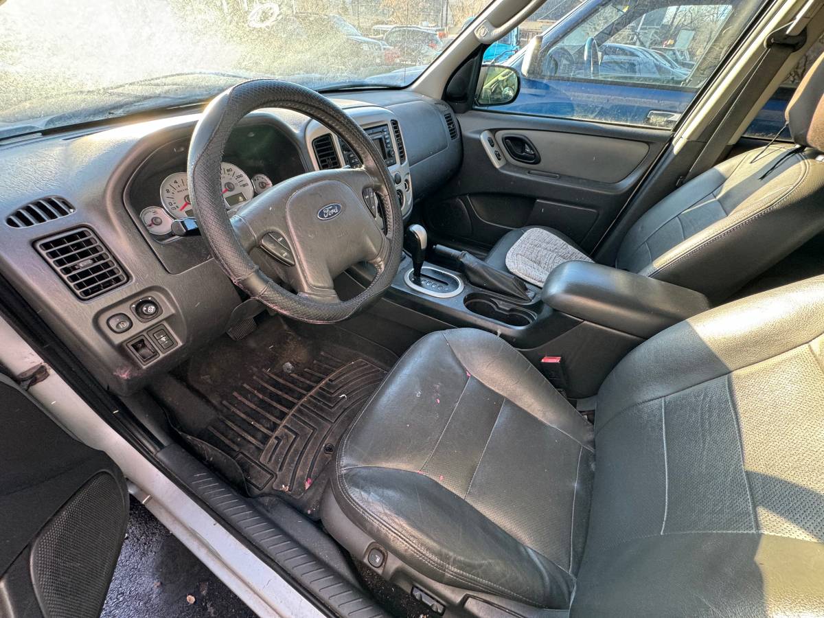 2006 Ford Escape 144,000 mi