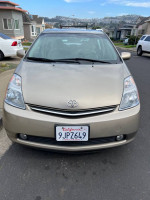 Front view of a 2007 Toyota Prius in excellent condition, showcasing its well-maintained exterior.