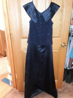 Patra size 16 Blue Full Length Formal Gown