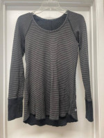 LULULEMON REVERSIBLE LONG SLEEVE ToP Sz 6