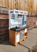 Electronic Step 2 Beige/White Play Kitchen