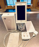 iPhone 7 Unlocked Silver includes accessories